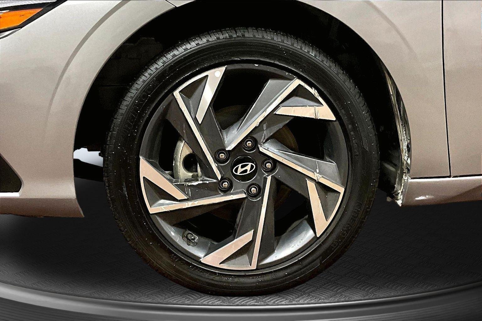 Used 2025 Fluid Metal Hyundai SEL Convenience image 10