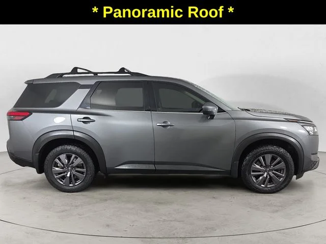 Used 2022 Gun Metallic Nissan SV image 4