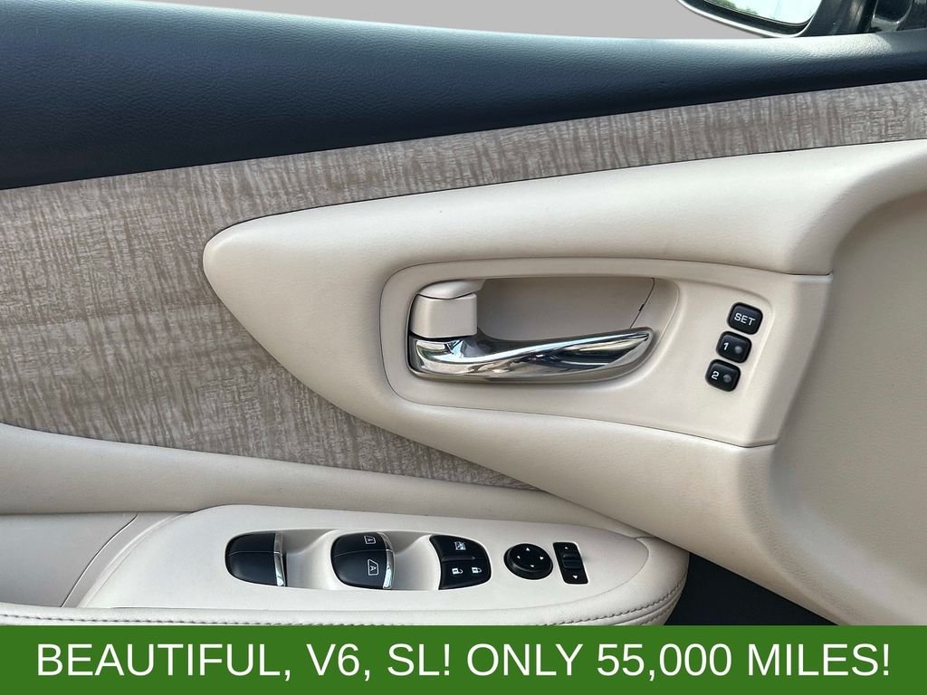 Used 2020 Blue Nissan SL image 16