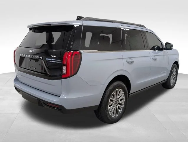 New 2027 Glacier Gray Metallic Tri-Coat Ford Platinum image 55
