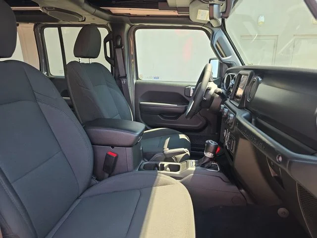 Used 2023 Gray Jeep Sport S image 11
