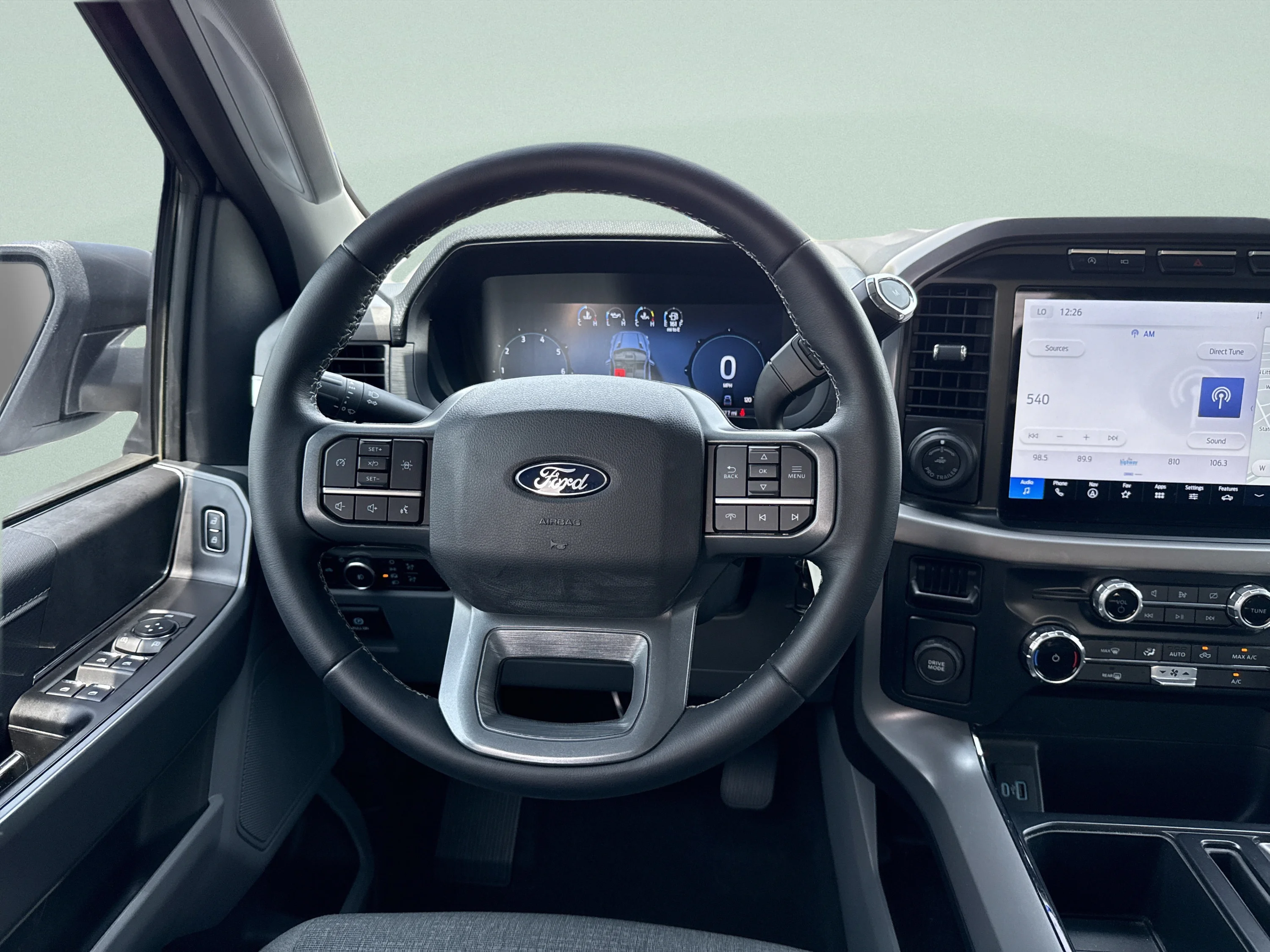 Used 2024 Oxford White Ford XLT image 21