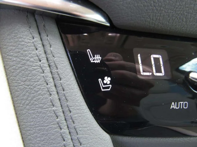 Used 2021 Garnet Cadillac Premium Luxury image 23