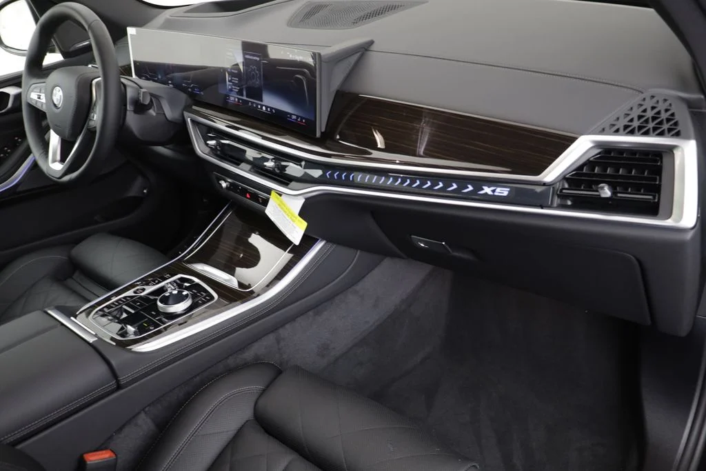 New 2026 Black BMW xDrive50e image 21