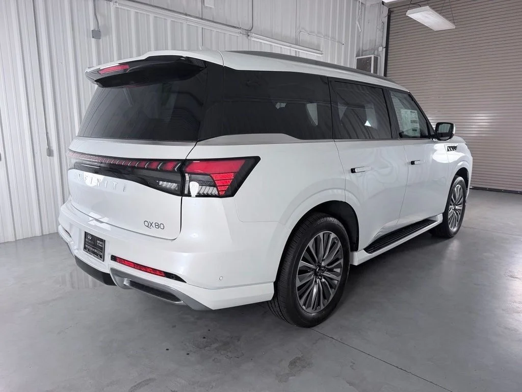 New 2027 RADIANT WHITE INFINITI Luxe 2WD image 6