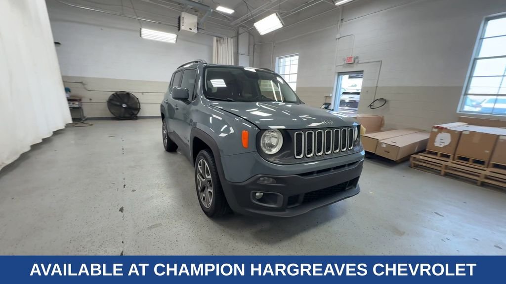 Used 2017 Anvil Jeep Latitude image 3