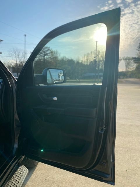 New 2026 Granite Crystal Metallic Clear-Coat Exterior Paint RAM Express image 13