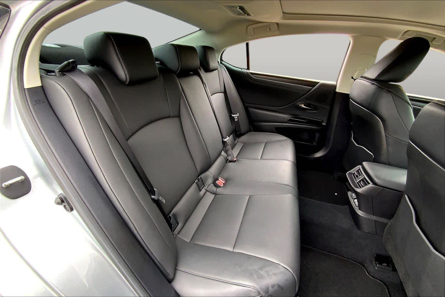 Used 2024 Iridium Lexus  image 19