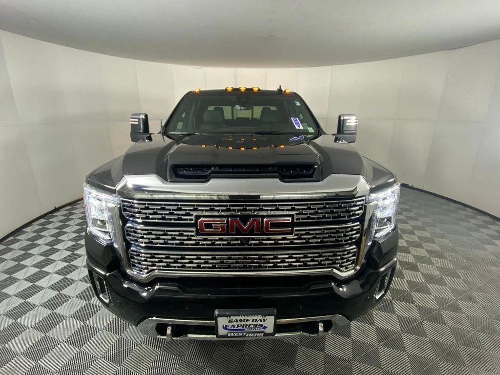 Used 2022 Ebony Twilight Metallic GMC Denali image 9
