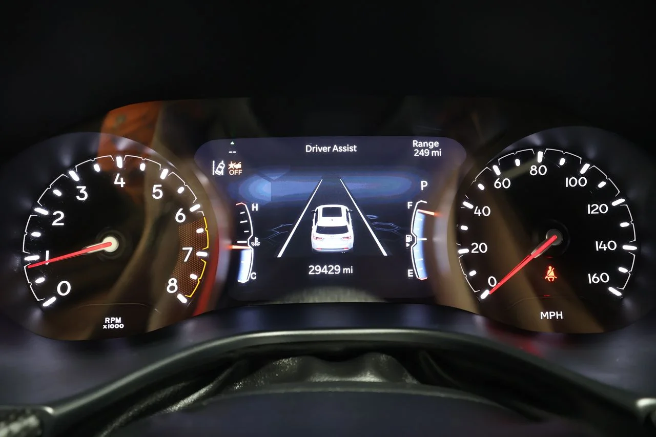 2025 Jeep Compass Trailhawk - Photo 11