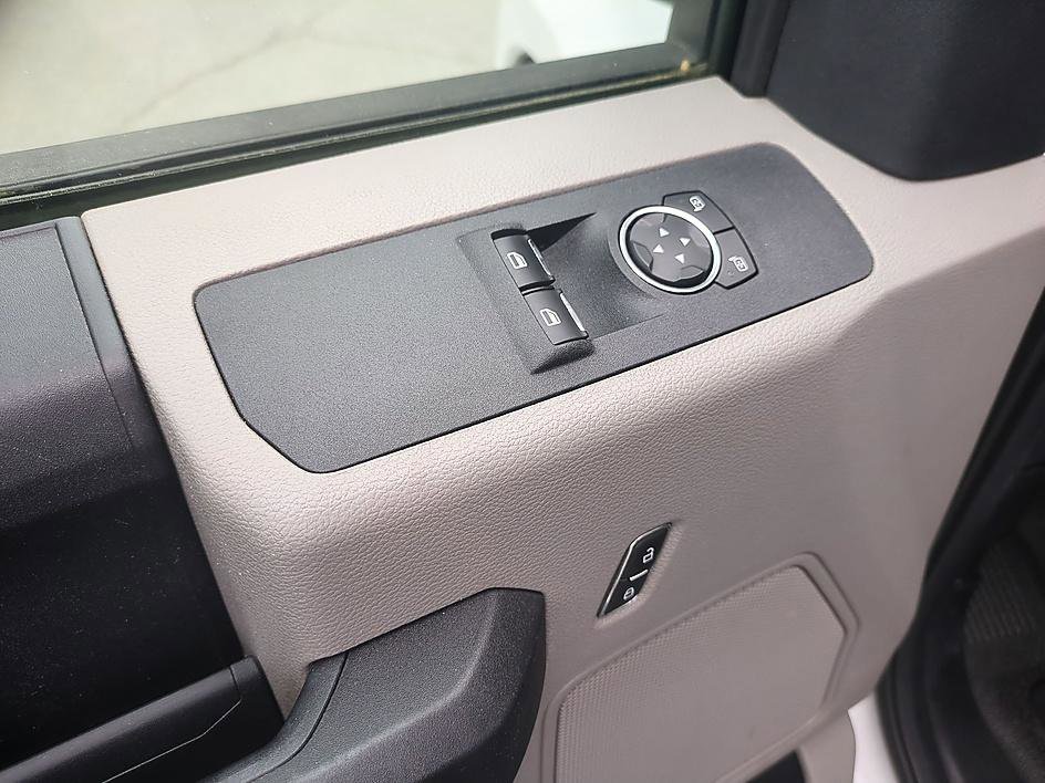 Used 2019 OXFORD WHITE Ford XL image 13