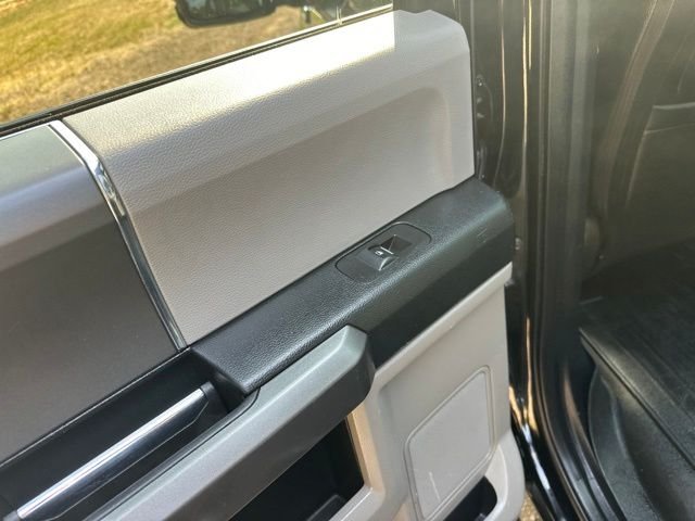 Used 2017 Shadow Black Ford XLT image 15