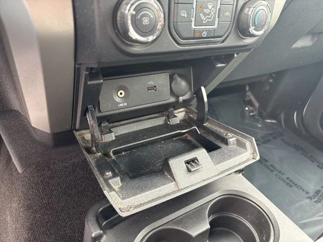 Used 2013 White Ford XLT image 19