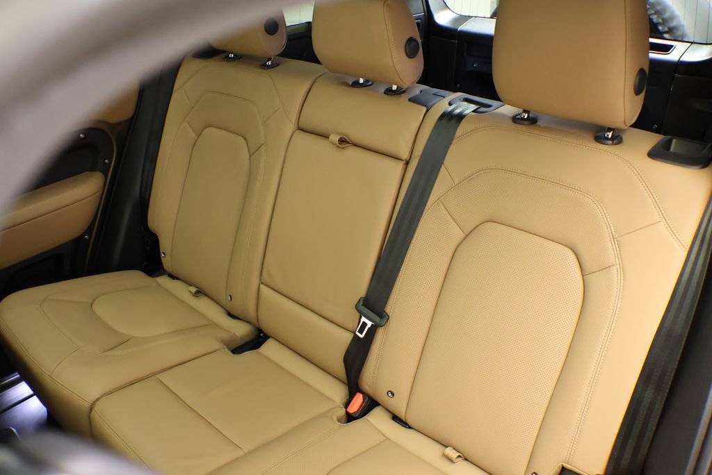 2026 Land Rover Defender X-Dynamic SE - Photo 36