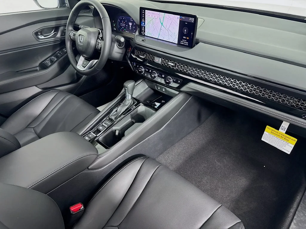 New 2026 Urban Gray Pearl Honda Touring image 39