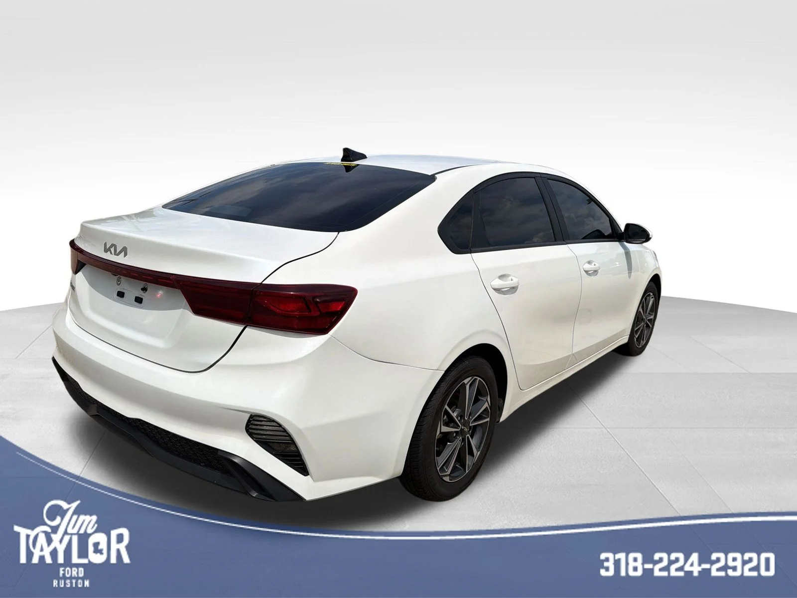 Used 2023 Snow White Pearl Kia LXS image 3
