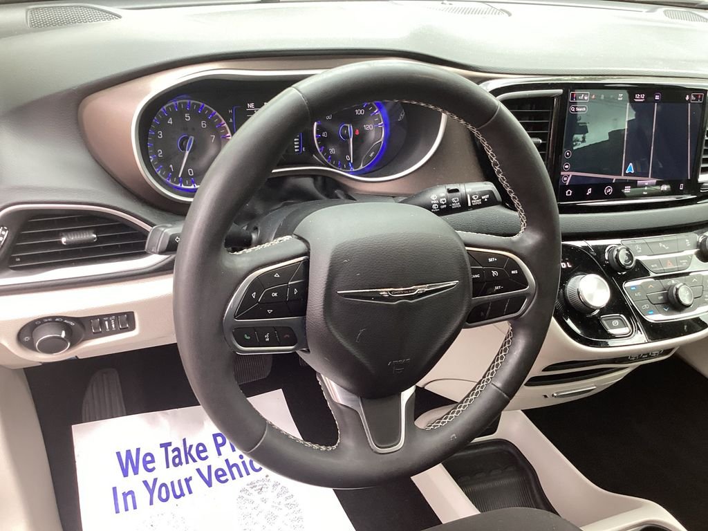 Used 2022 Gray Chrysler LX image 15