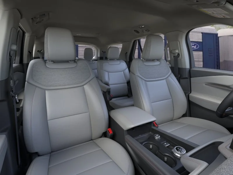 New 2026 Star White Metallic Tri-Coat Ford Active image 33