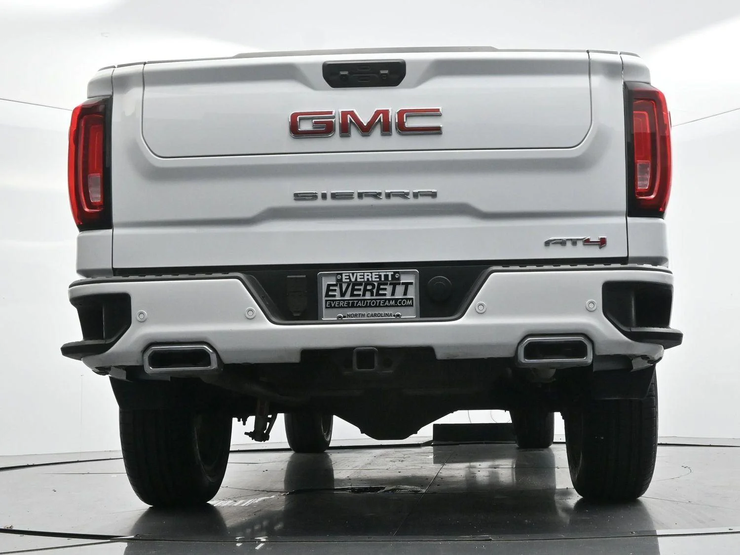 Used 2025 Summit White GMC AT4 image 51