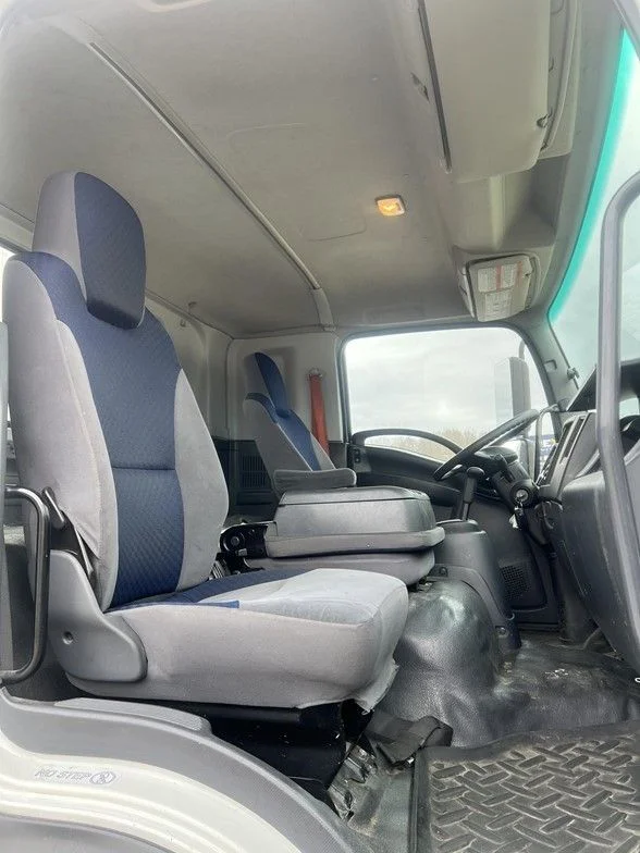 Used 2023 White Isuzu  image 27