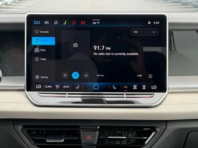 New 2026 Deep Black Pearl Volkswagen 2.0T SE image 18