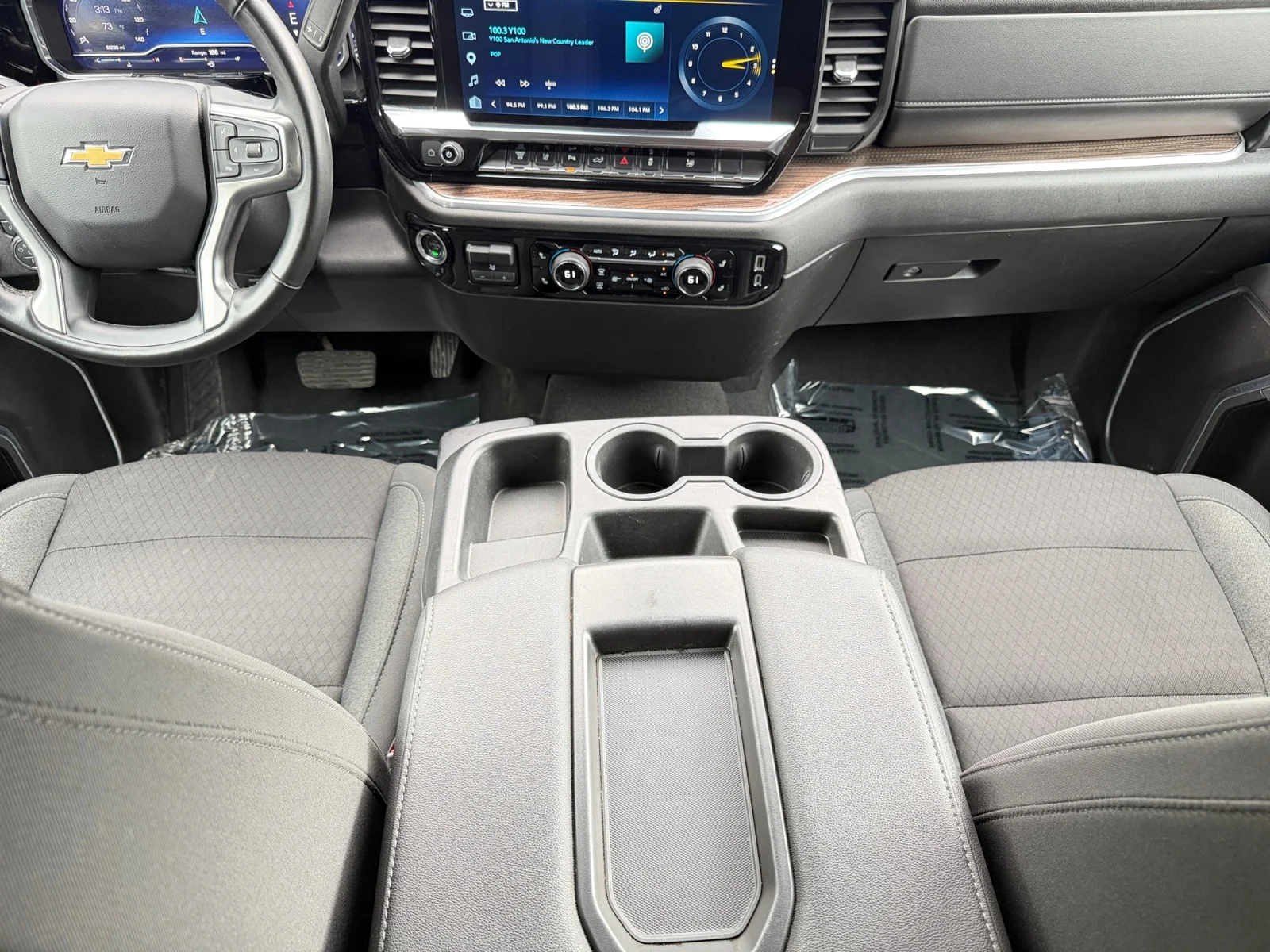 Used 2025 Summit White Chevrolet LT DRW image 15
