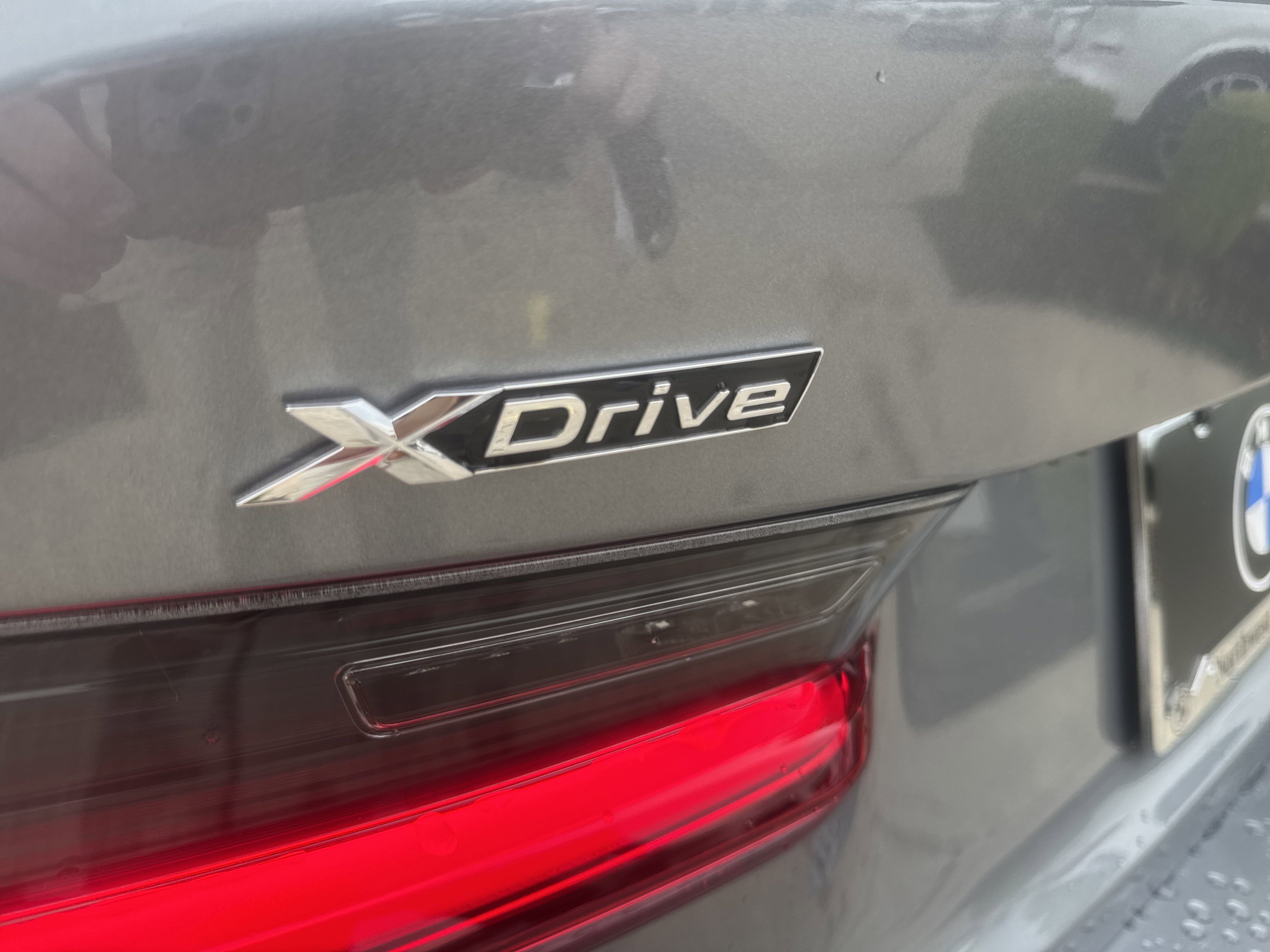 2025 BMW 3 Series 330i - Photo 7