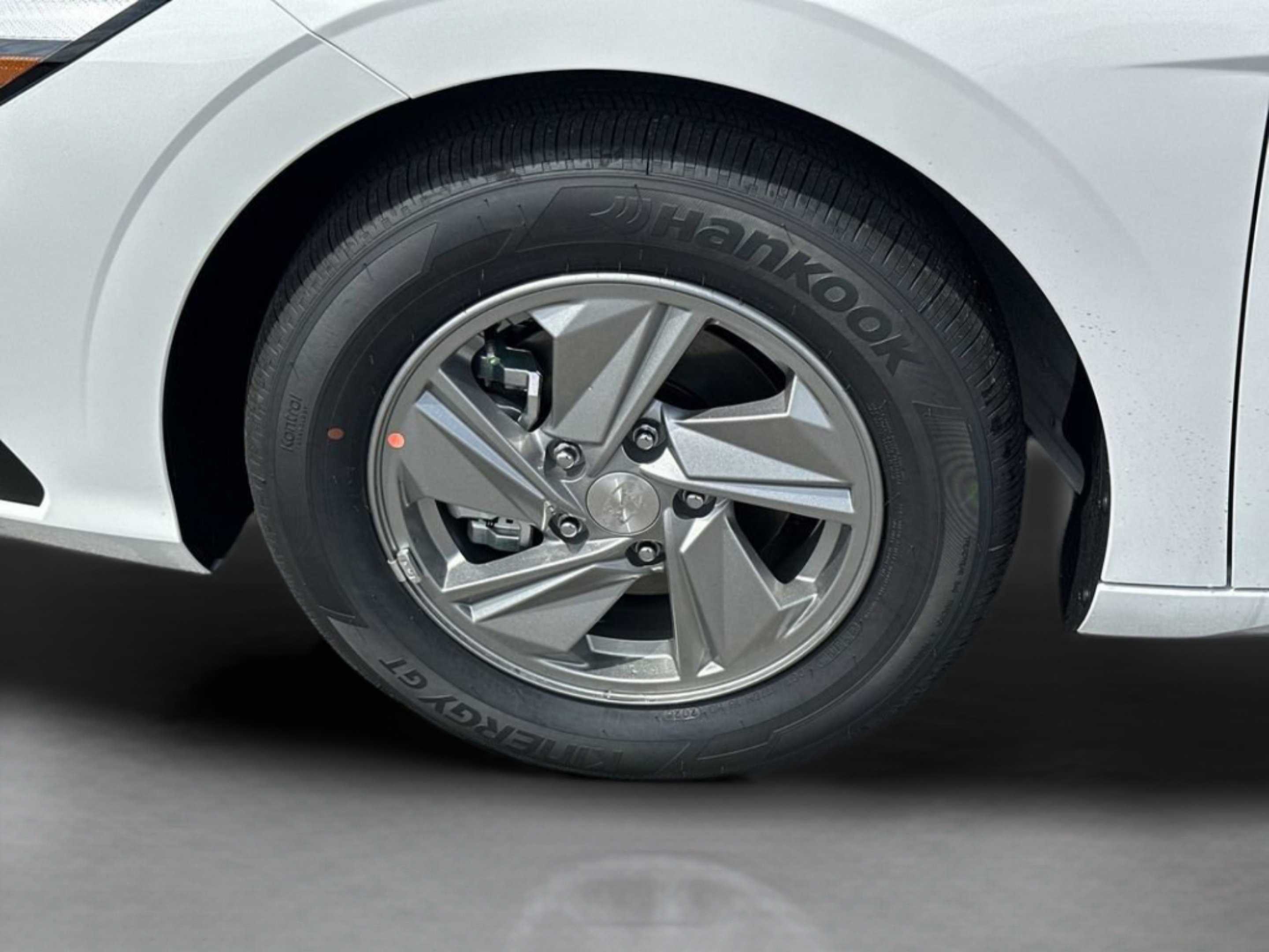 New 2026 Serenity White Hyundai SE image 28