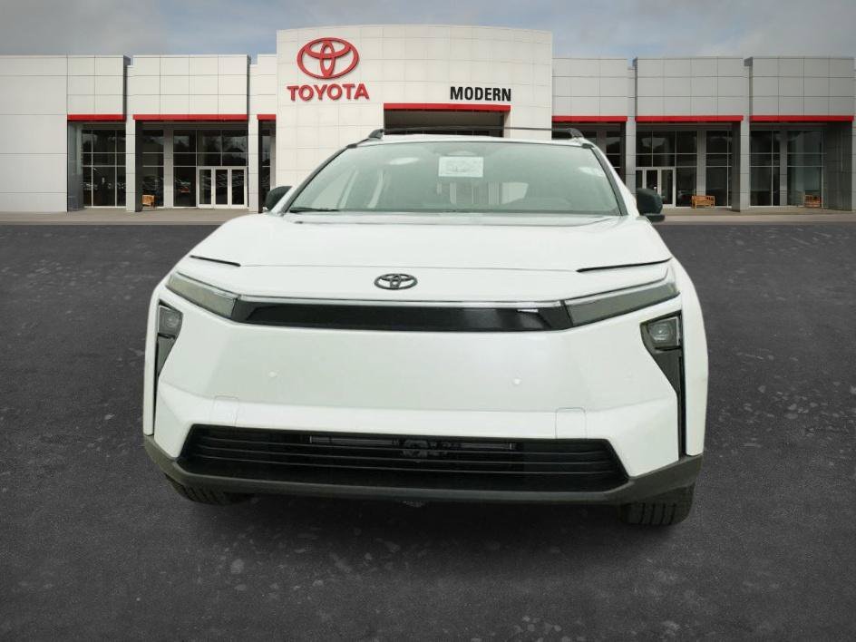 New 2026 WINDCHILL PEARL Toyota XLE image 11