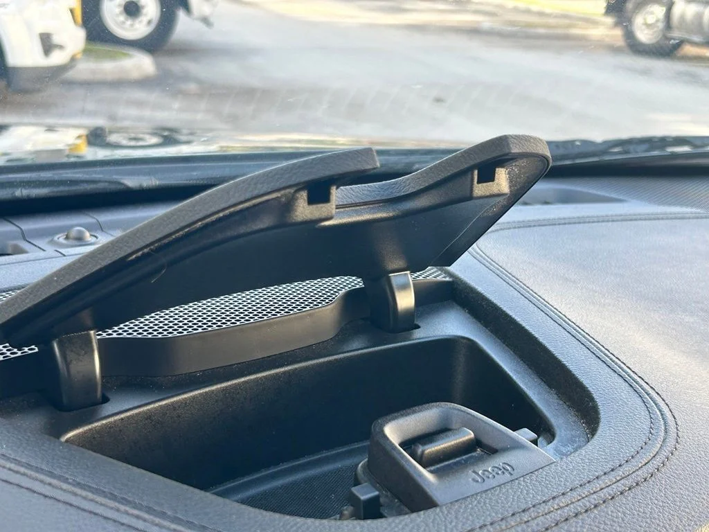 Used 2019 Black Jeep Limited image 25
