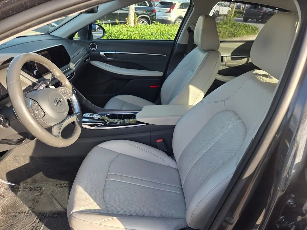 Used 2022 Portofino Gray Hyundai Limited image 9