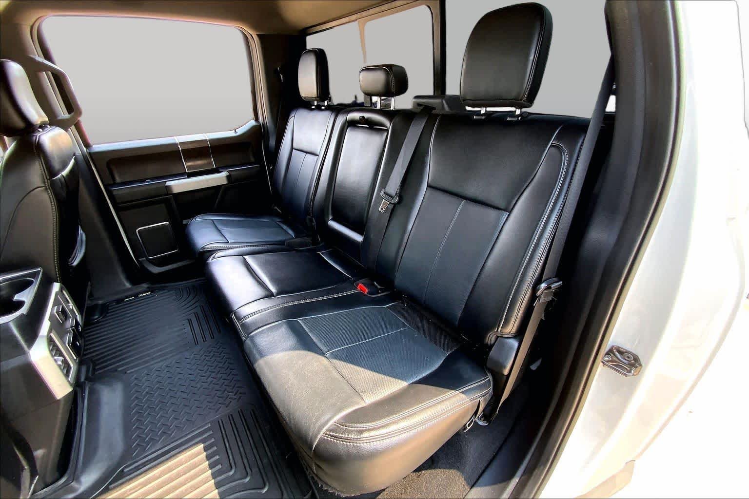 Used 2020 Star White Metallic Tri-Coat Ford LARIAT image 20