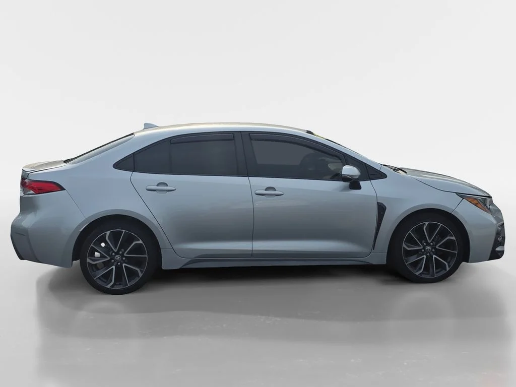 Used 2020 Classic Silver Metallic Toyota SE image 9