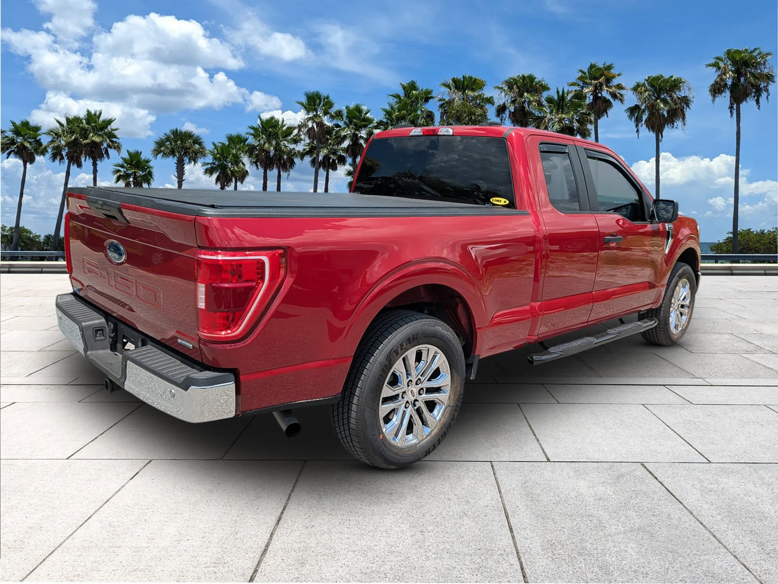 Certified Used 2022 Rapid Red Metallic Tinted Clearcoat Ford XLT image 9