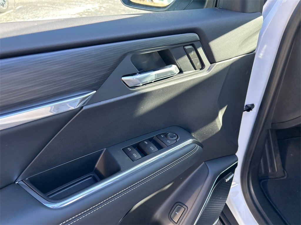 2026 GMC ACADIA - Image 13