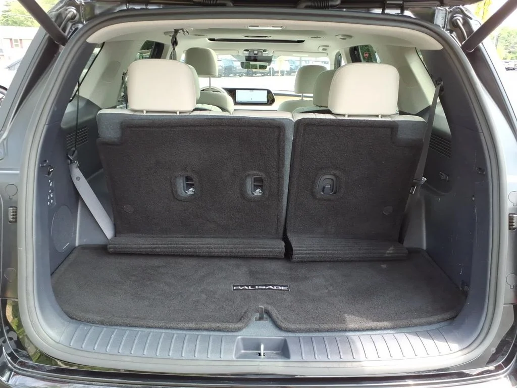 Used 2024 Black Hyundai Limited image 12