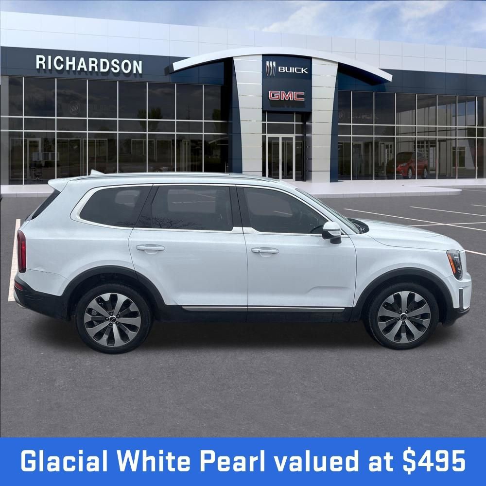 Used 2021 White Kia S image 2
