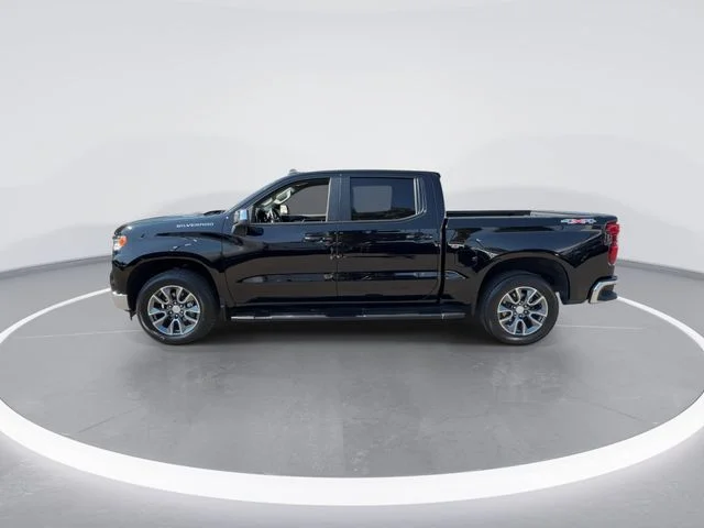 Used 2025 Black Chevrolet LT image 5