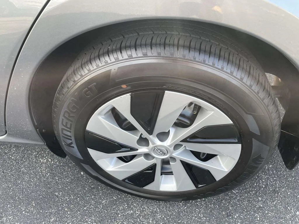 Used 2025 Gray Nissan S FWD image 13