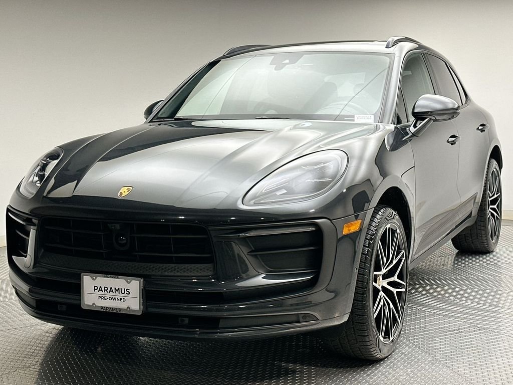 2023 Porsche Macan Base