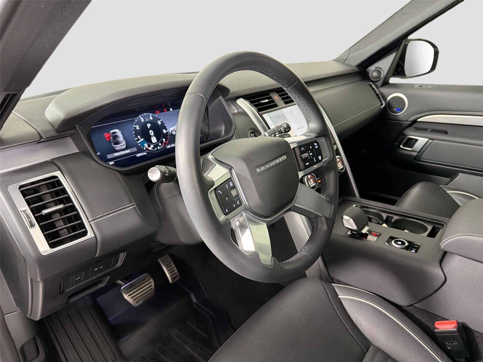 Certified Used 2024 Fuji White Land Rover Dynamic SE image 9