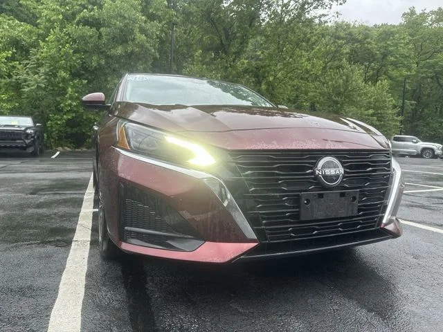 Used 2023 Red Nissan 2.5 SV image 11