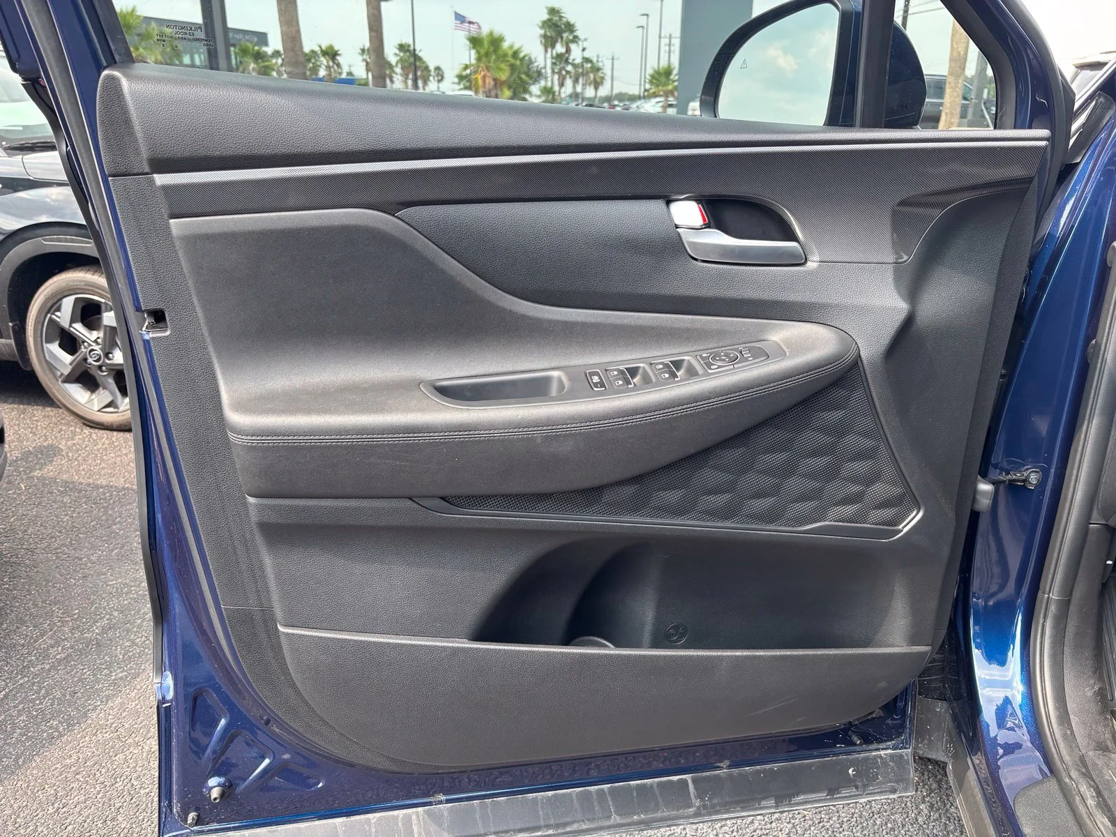 Used 2023 Blue Hyundai SE image 9