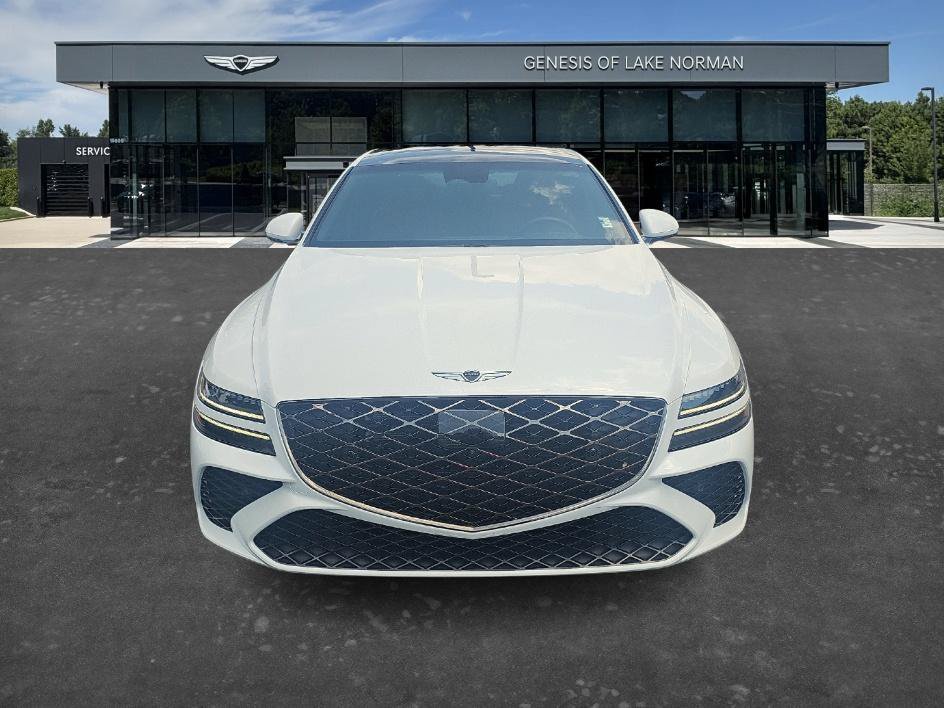 Certified Used 2025 Uyuni White Genesis 2.5T Sport Prestige image 2