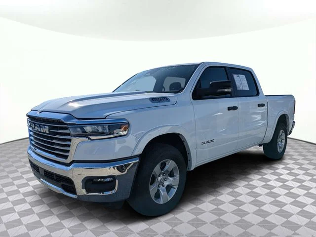 Used 2025 White Ram Big Horn/Lone Star image 7