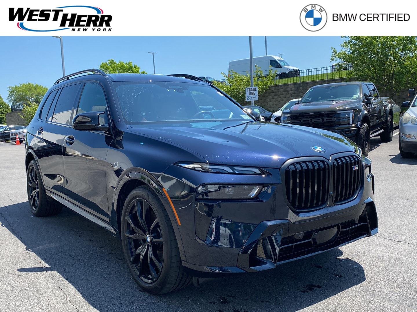 2025 BMW X7 M60i's photo