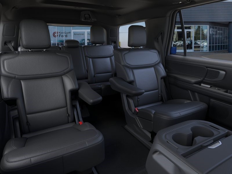 New 2026 Oxford White Ford Platinum image 12