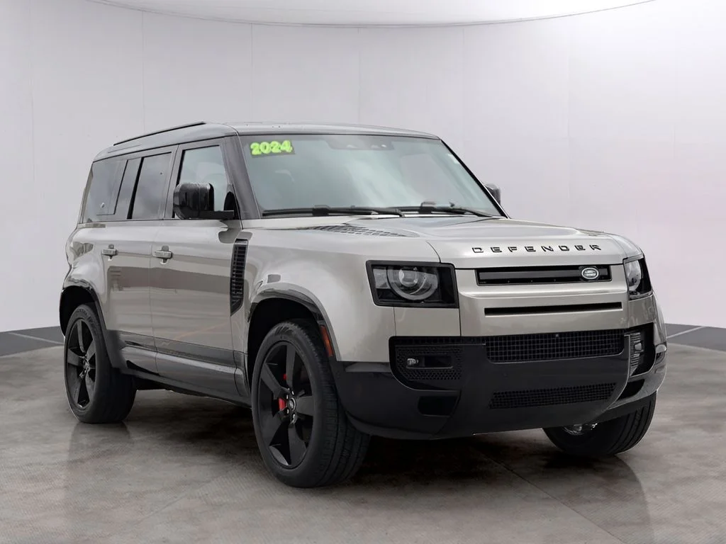 Certified Used 2024 Silicon Silver Premium Metallic Land Rover X-Dynamic SE image 3