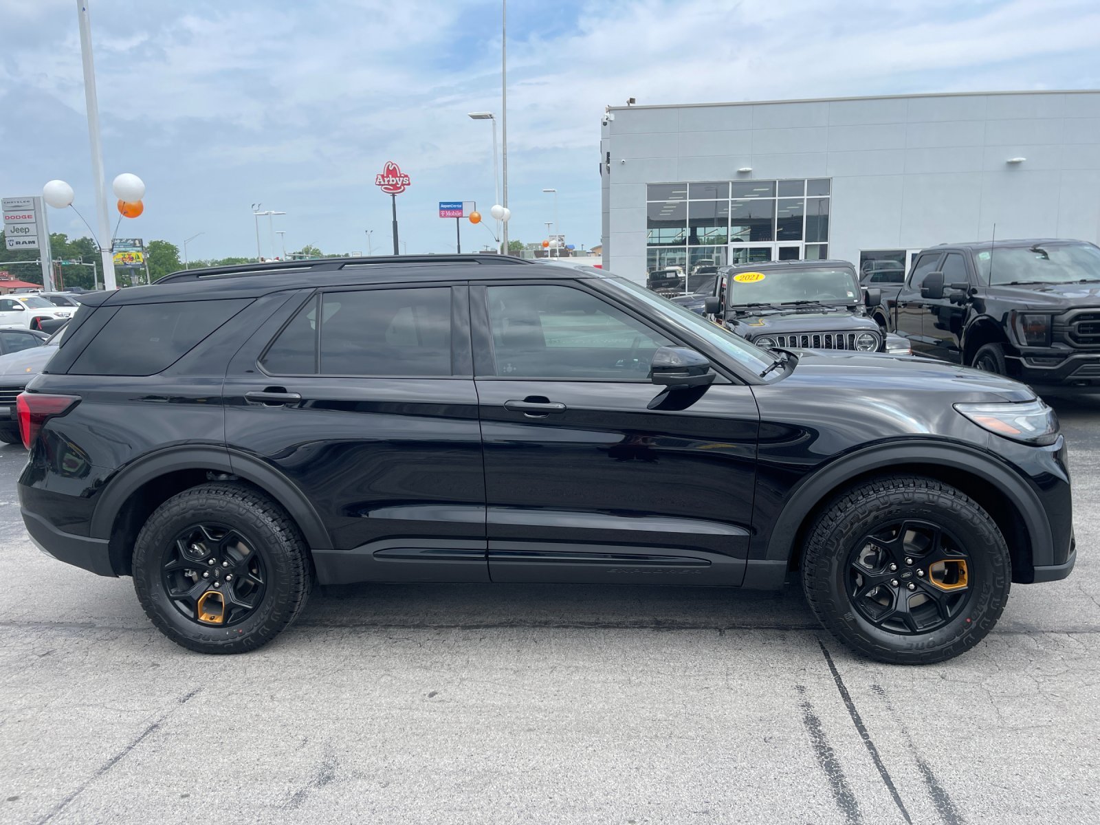 New 2026 Agate Black Metallic Ford Tremor image 2