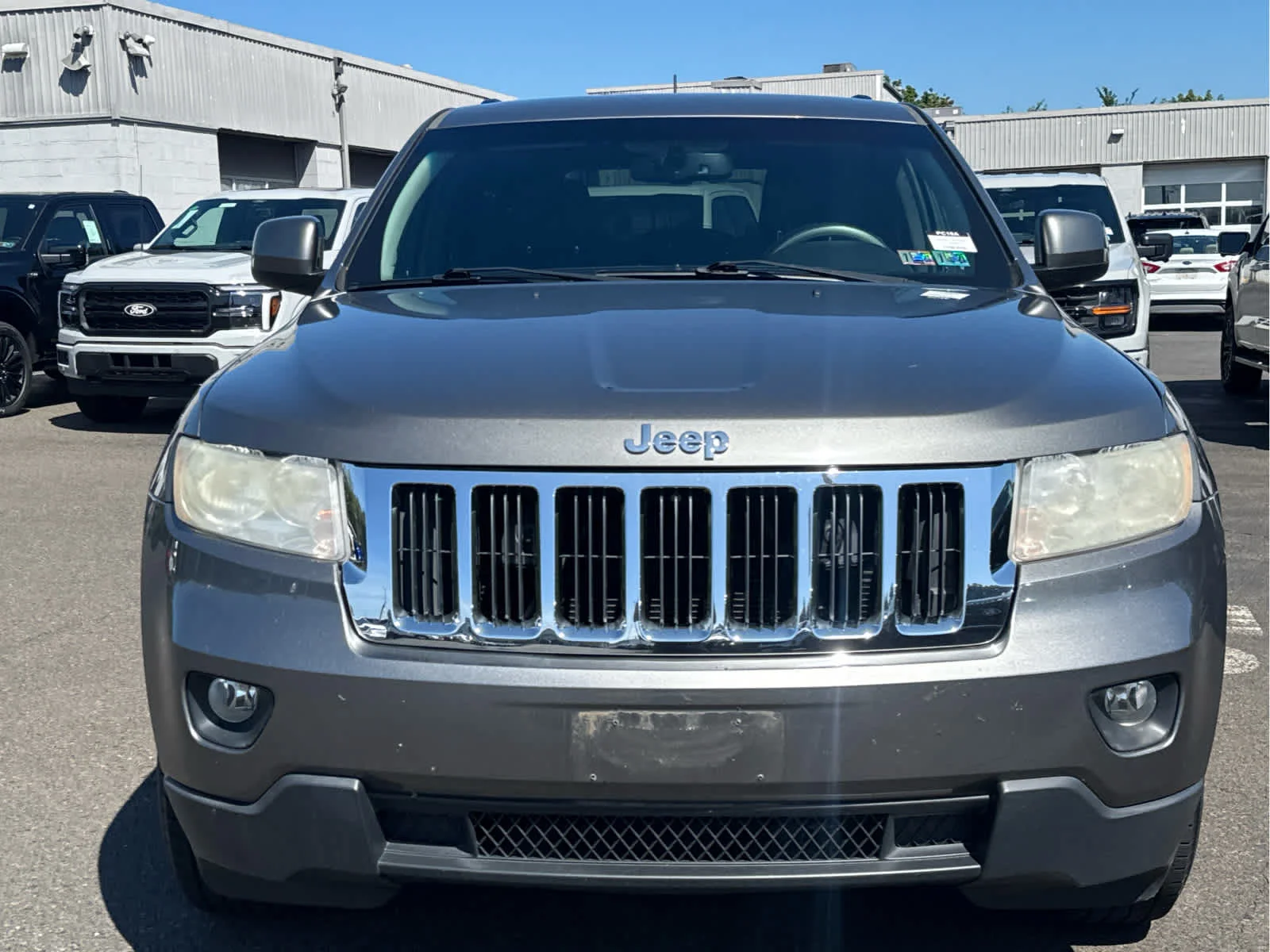 Used 2012 Mineral Gray Metallic Jeep Laredo image 7